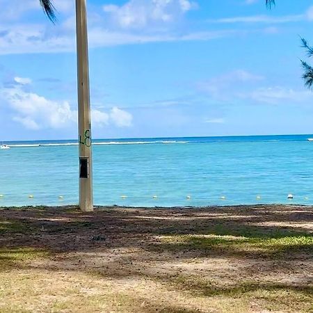 3 Bedroom Beachside Apartment - 30 Secs From Beach Flic-en-Flacq المظهر الخارجي الصورة
