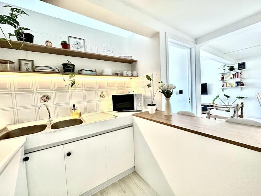 3 Bedroom Beachside Apartment - 30 Secs From Beach Flic-en-Flacq المظهر الخارجي الصورة