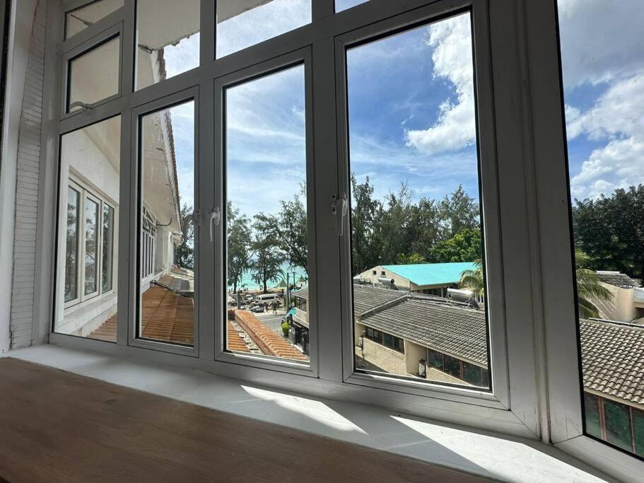 3 Bedroom Beachside Apartment - 30 Secs From Beach Flic-en-Flacq المظهر الخارجي الصورة
